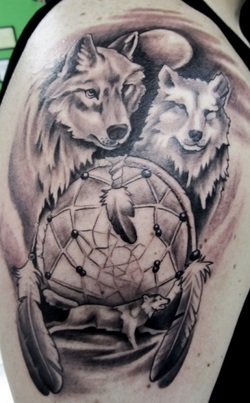 Dreamcatcher and Wolves Tattoo Design Picture