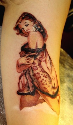 Vintage Pin Up Girl Tattoo Design Picture