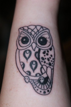 Simple Owl Tattoo Design Picture
